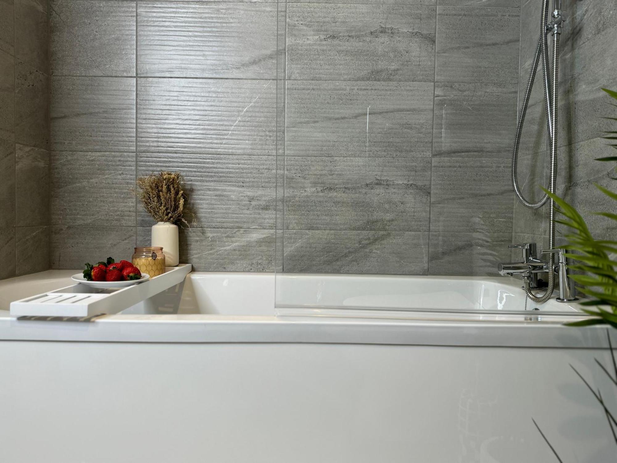 Modern One-Bedroom Apartment Swindon Exteriér fotografie